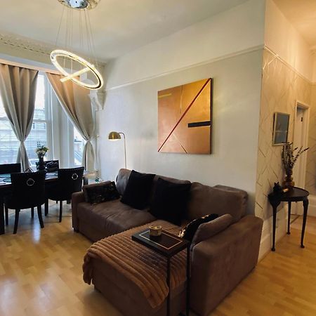 Ann Apartments Opposite The Pier With Sea View Портсмут Екстер'єр фото